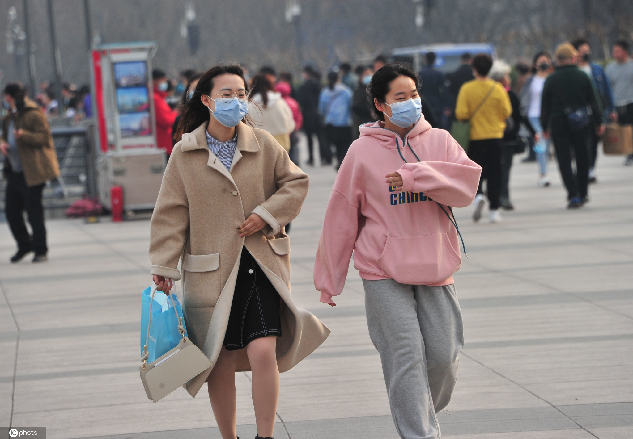 冷空气南下,气温大跳水!局地降温15℃,春天脱衣慢一点!