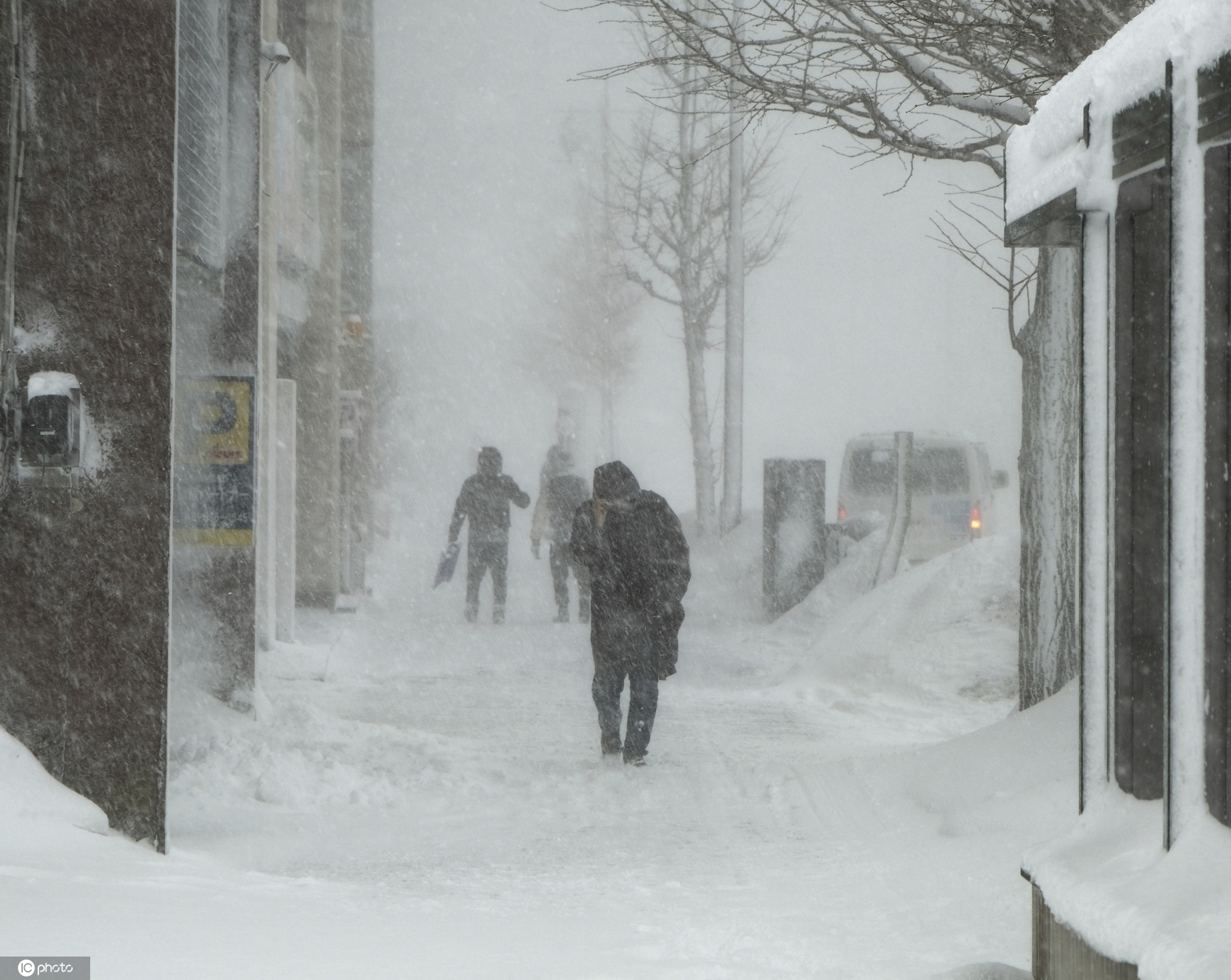 当地时间2021年1月19日,日本北海道札幌,当地遭遇强暴风雪天气.