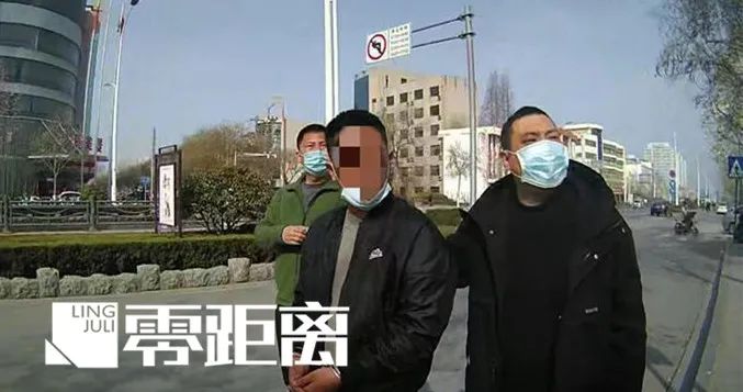 据赵某广交代,他潜逃后辗转多地,流浪至山东费县后被一农户收养,并