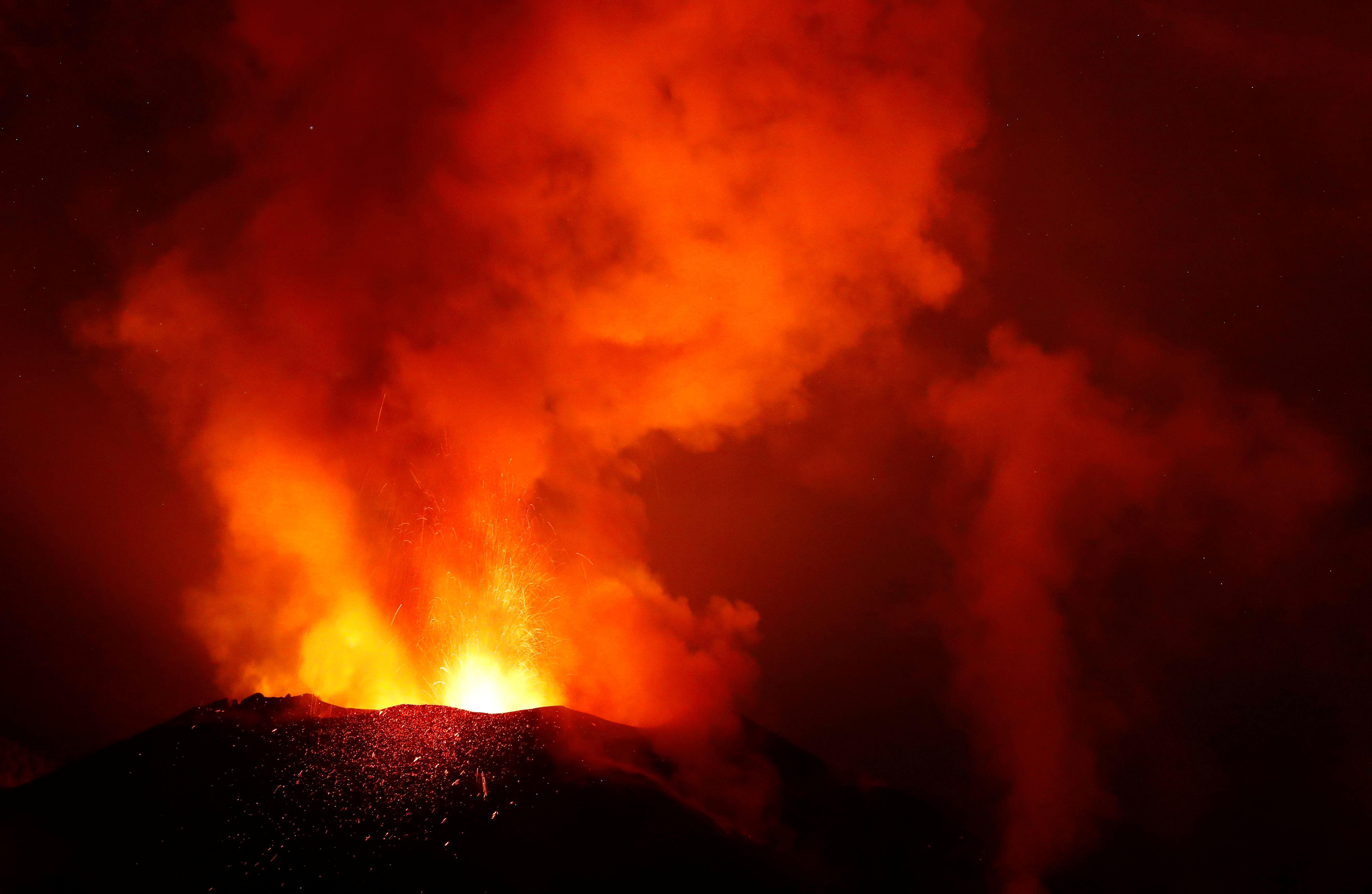 11天地震2万多次葡萄牙火山岛喷发风险大