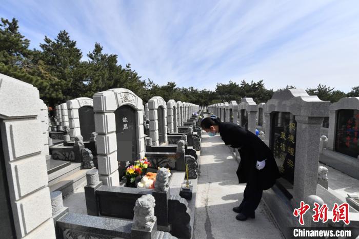 清明时节代客祭扫现长春