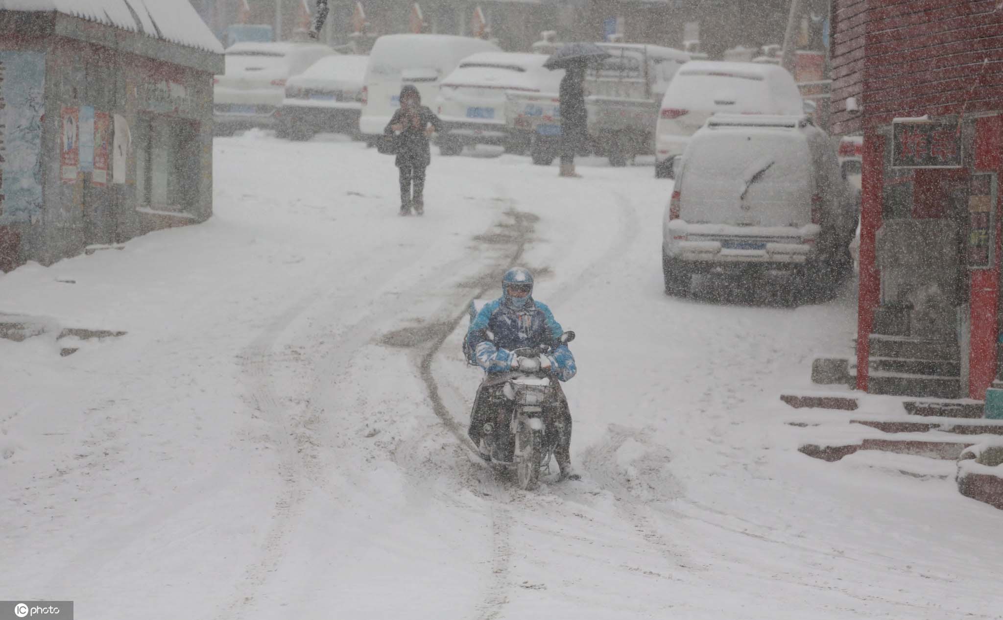 大雪纷飞大连发布大雪黄色预警