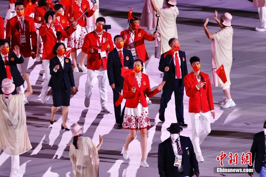 7月23日,第32届夏季奥运会开幕式在日本首都东京新国立竞技场举行.