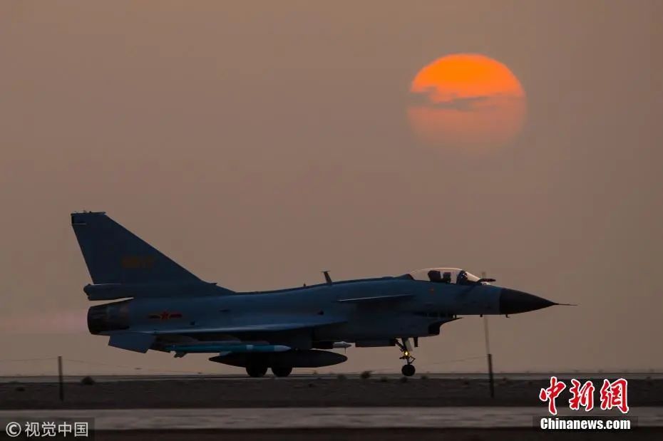 生日快乐中国空军谢谢你72年来的守护