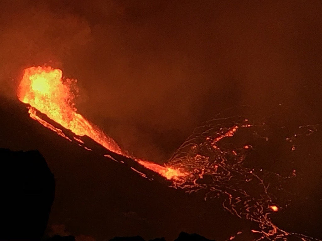 美国夏威夷基拉韦厄火山喷发