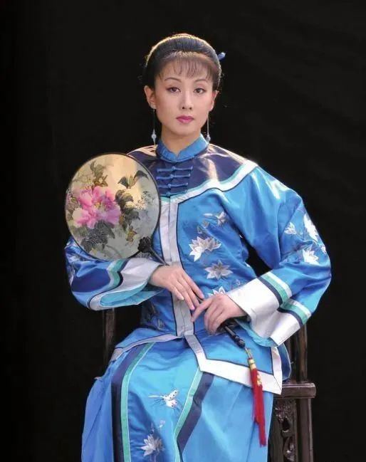 1999年,韩再芬在黄梅戏舞台剧《徽州女人》中的剧照 来源:安徽画报
