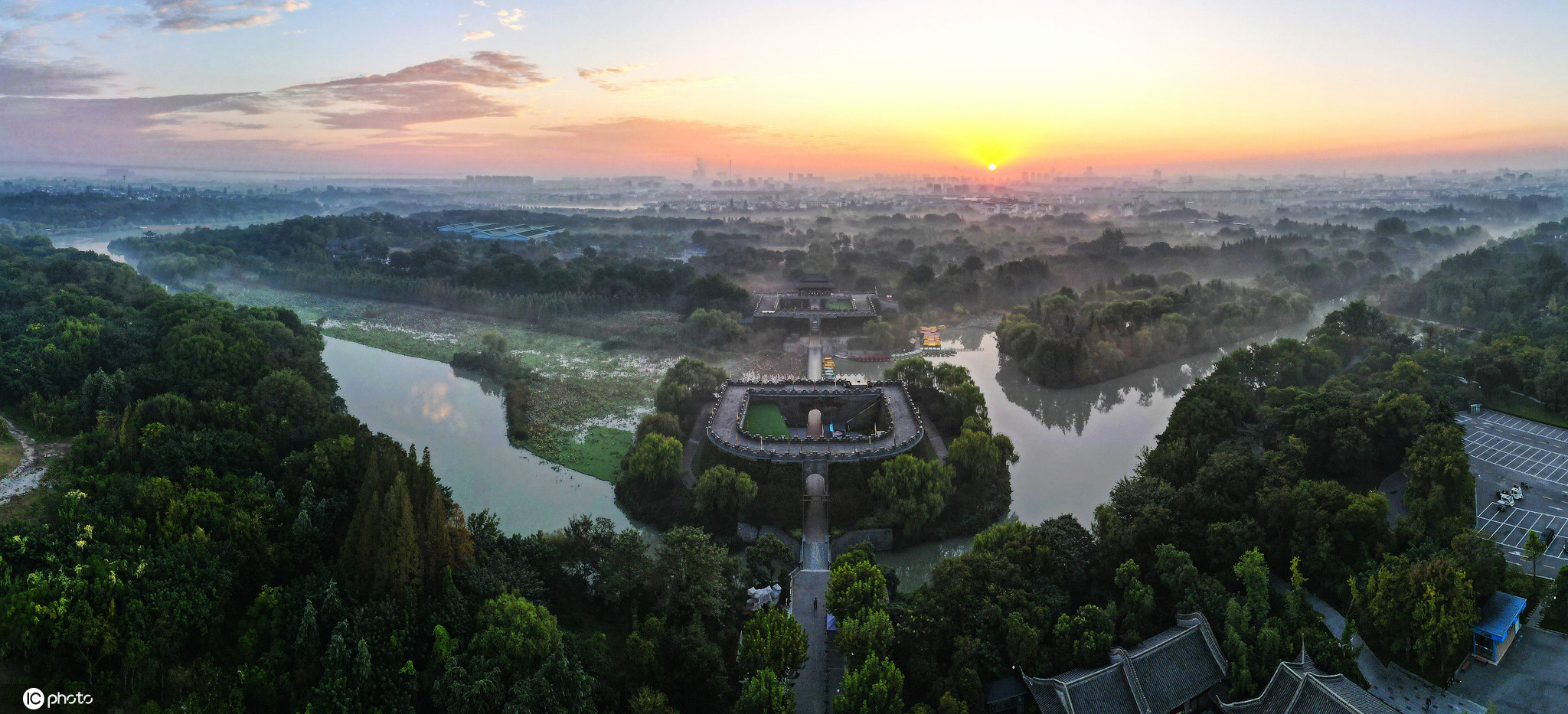 江苏扬州平流雾景美如画