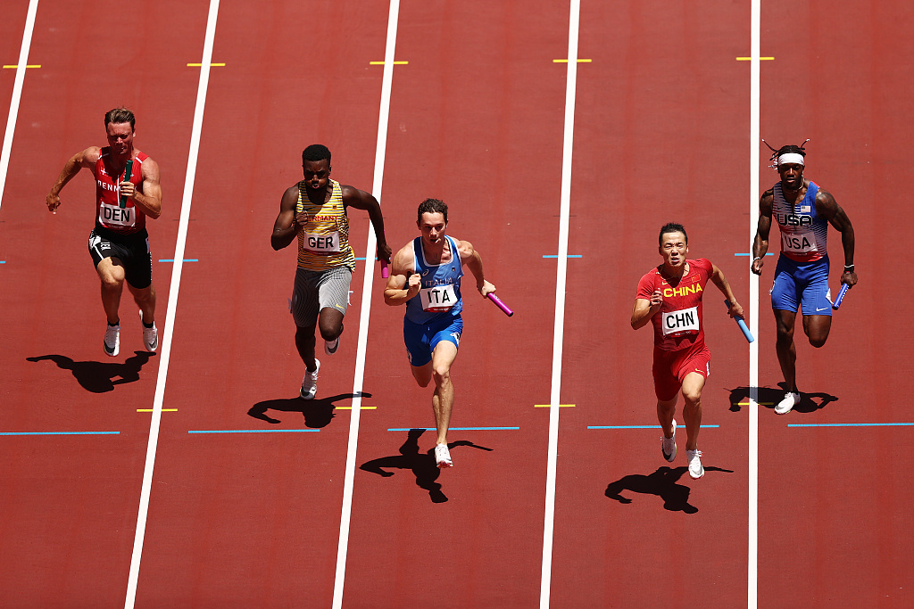 小组第一苏炳添领衔中国队晋级田径男子4x100米接力决赛