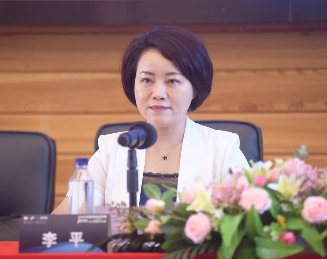 图片为长沙市政协副主席,长沙市体育局局长李平致辞