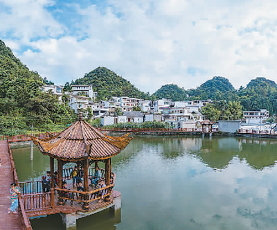 在贵州省六盘水市六枝特区西北部的牛场乡,有个苗族聚居的村寨—平