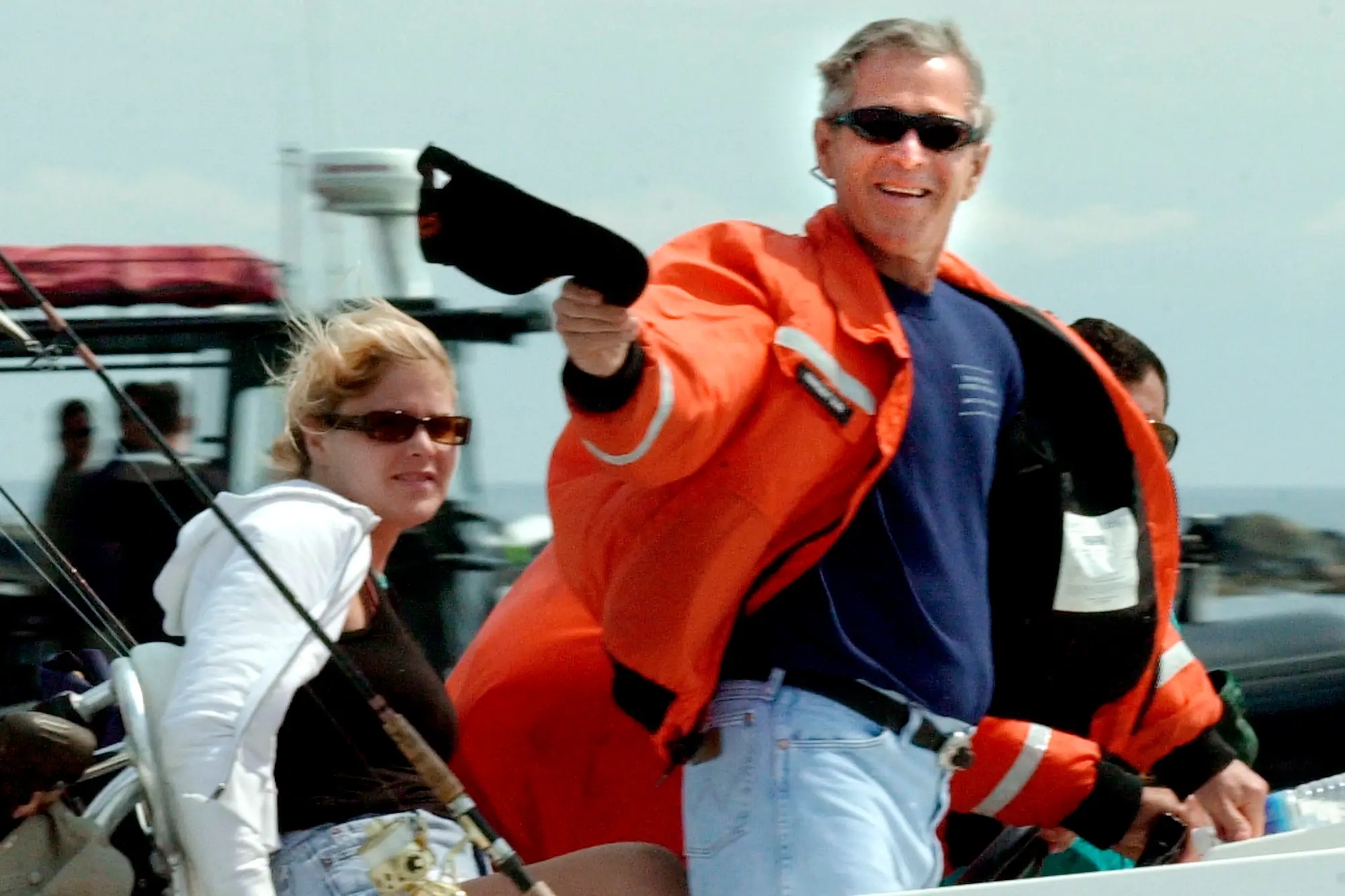 小布什和其女儿在缅因州度假 资料图 图源:外媒