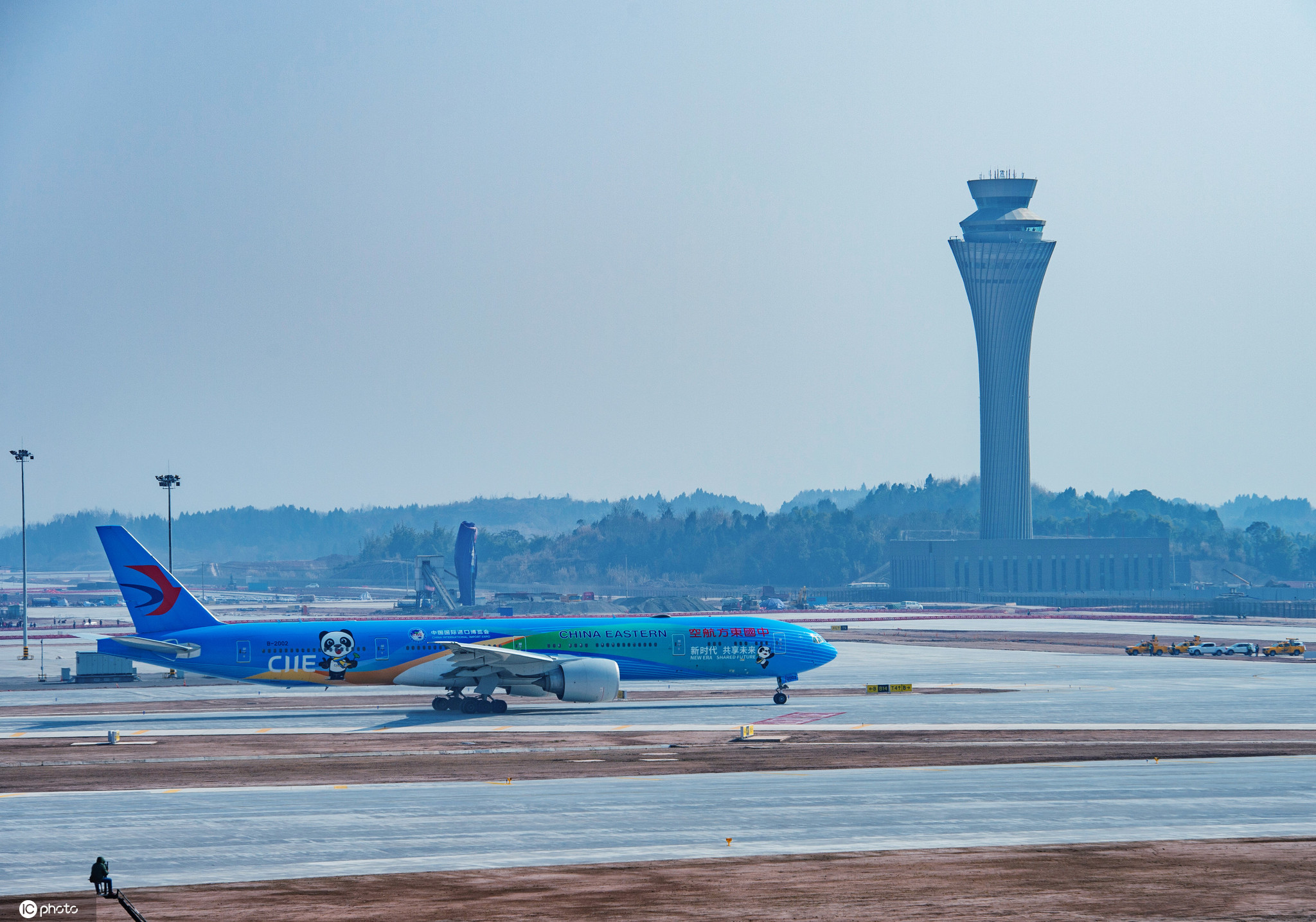 四川:成都天府国际机场迎首次试飞 预计6月30日正式