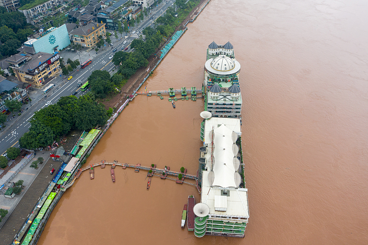 洪水过境重庆主城区 海棠溪码头被淹