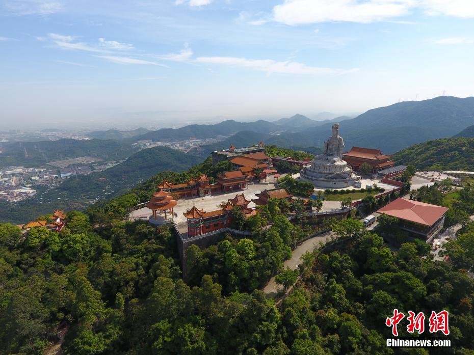 图为广东东莞樟木头镇观音山国家森林公园风景如画.