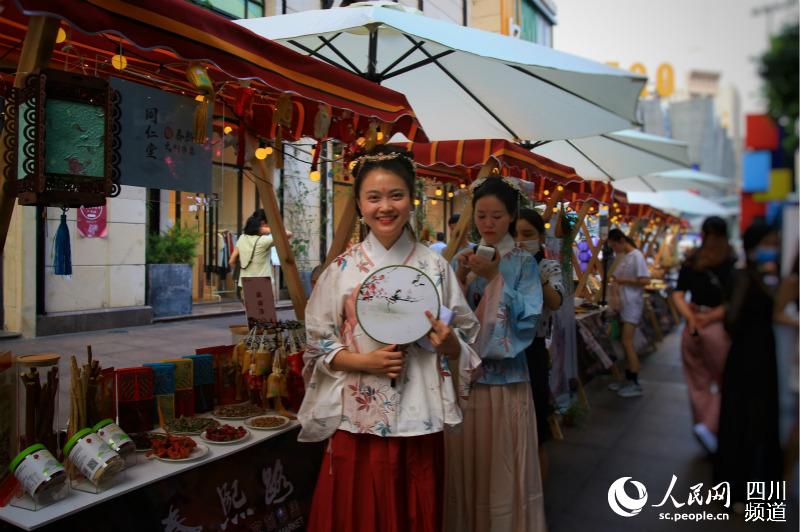 文化市集现场.人民网朱虹 摄