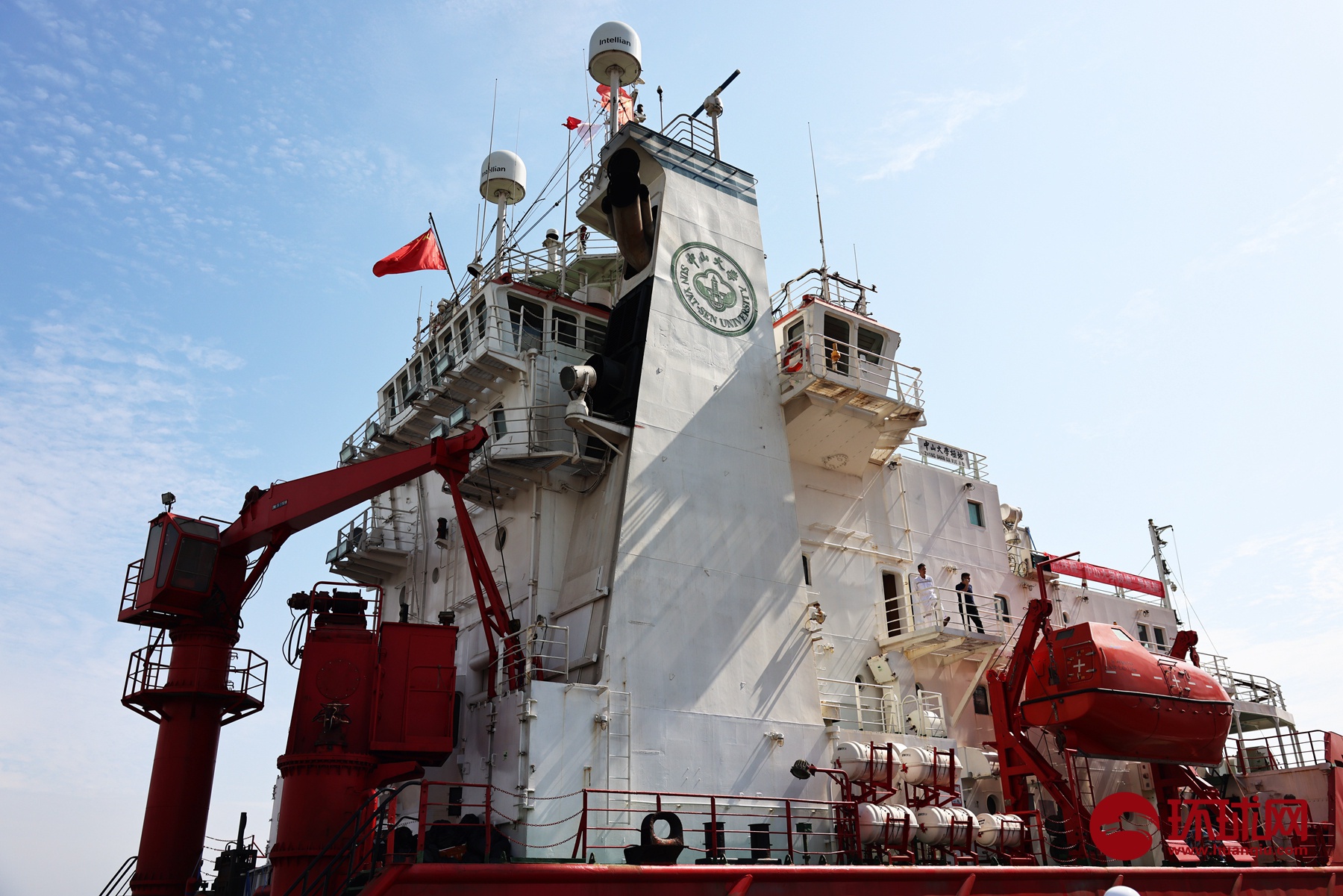 我国高校首艘破冰船中山大学极地号完成渤海冰区试航