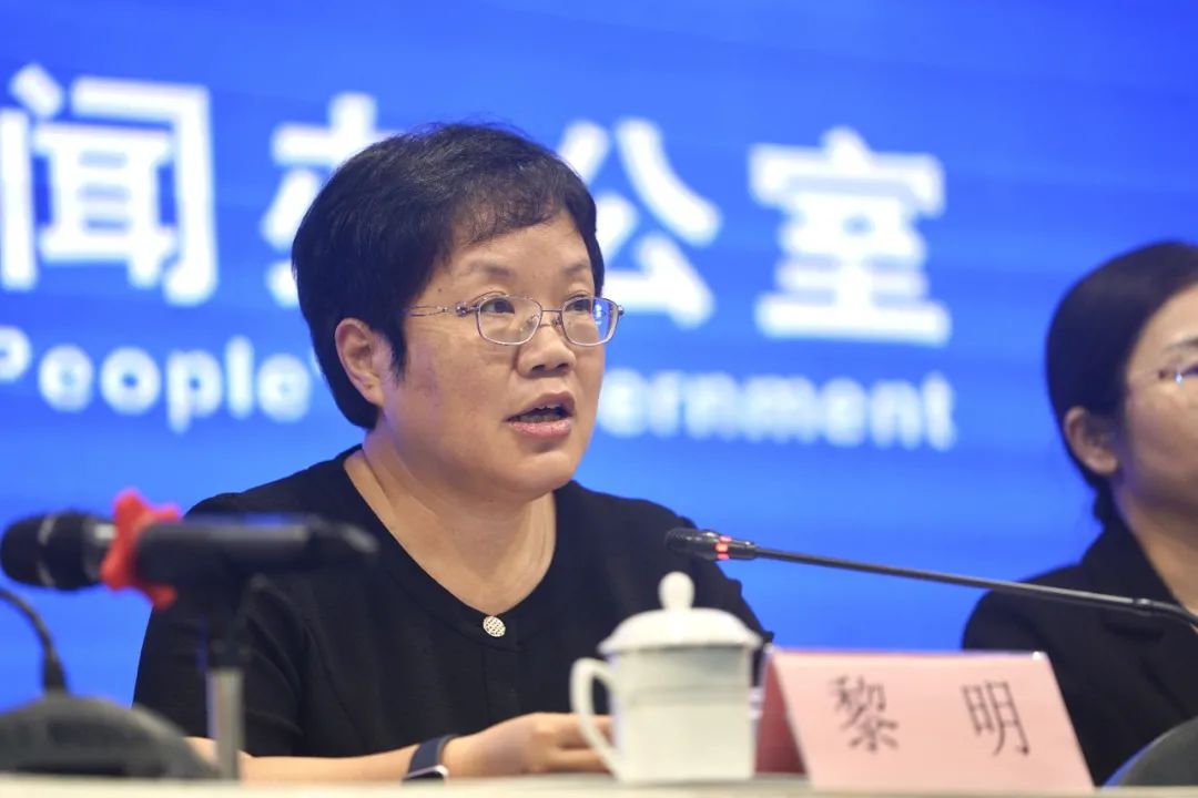 广州市副市长黎明介绍了广州本次疫情新特点:5月30日,广州市新增确诊