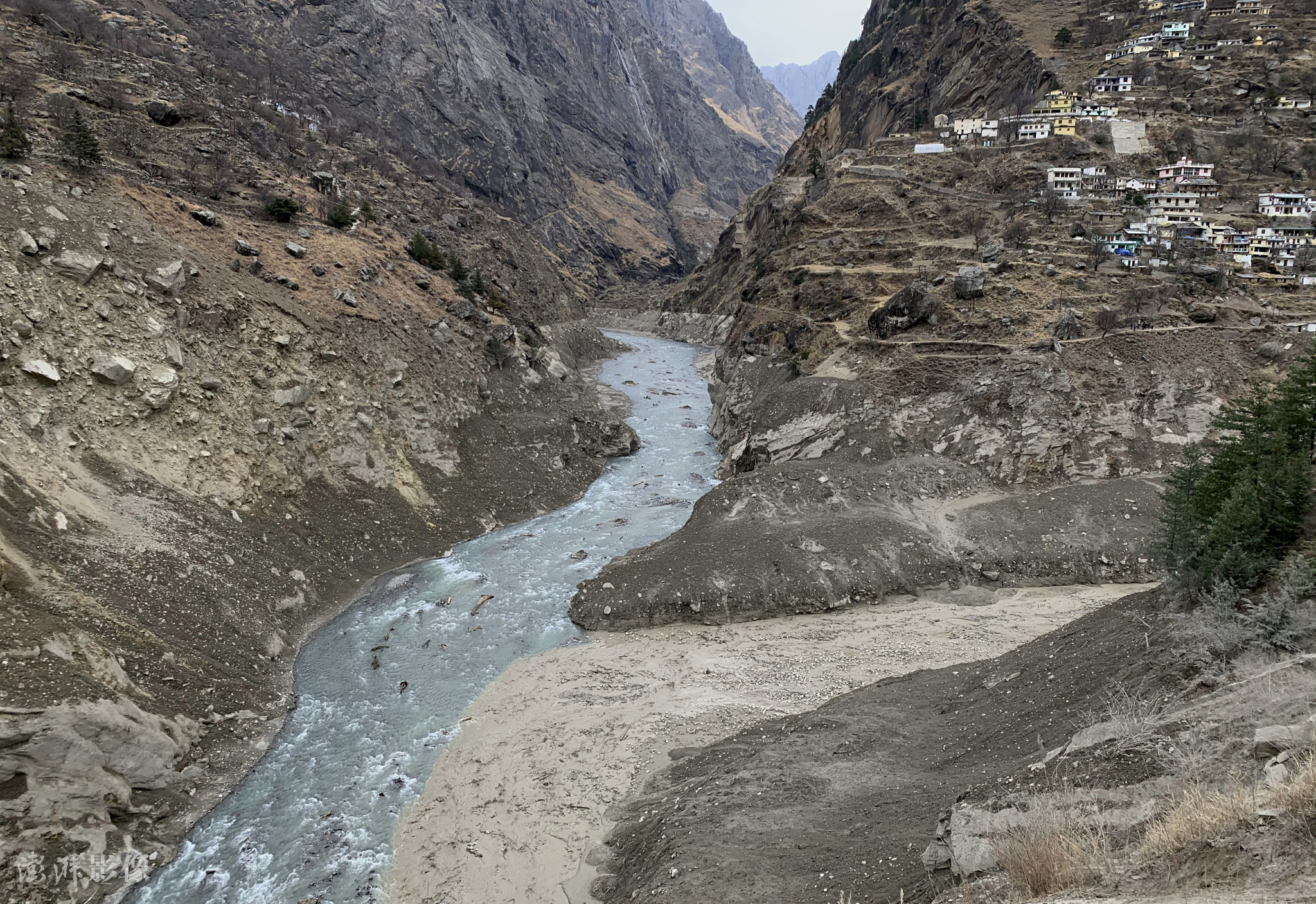 印度北部冰川断裂致死人数升至32人