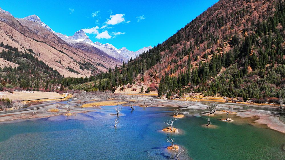 四川阿坝四姑娘山双桥沟美景如画