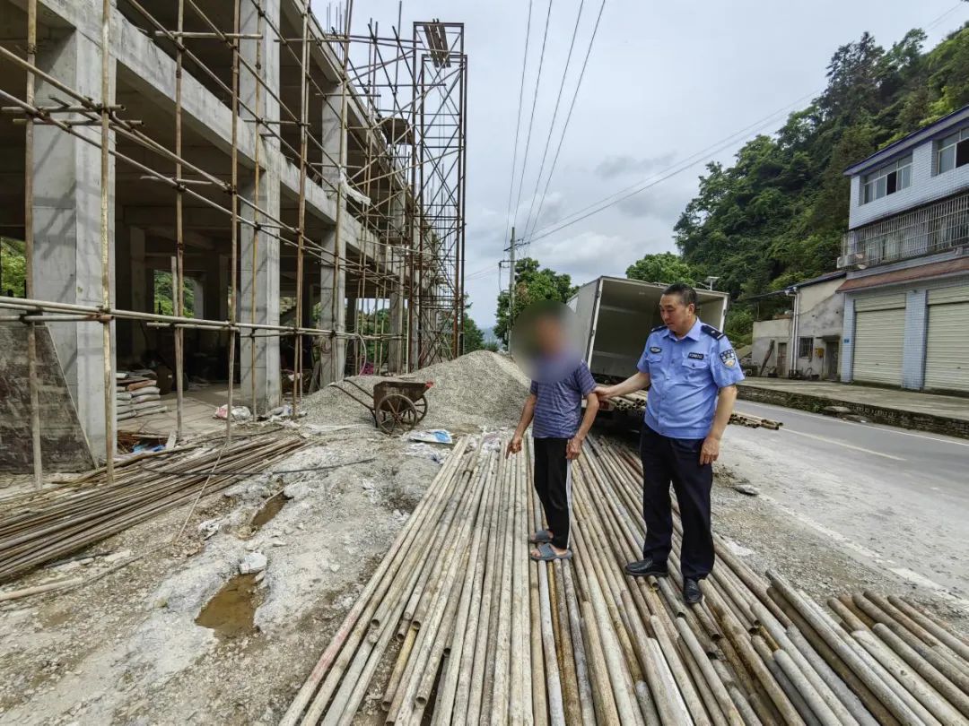 重庆万州一男子监守自盗工地建材,民警仅用4小时将其抓获