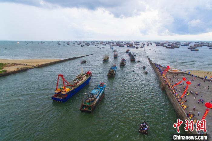 南海伏季休渔结束广西沿海千帆竞发
