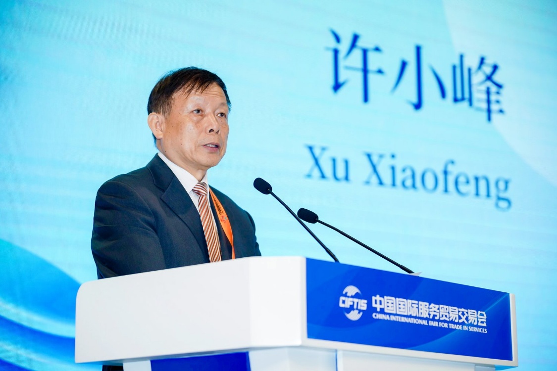 中国气象服务协会会长许小峰致辞