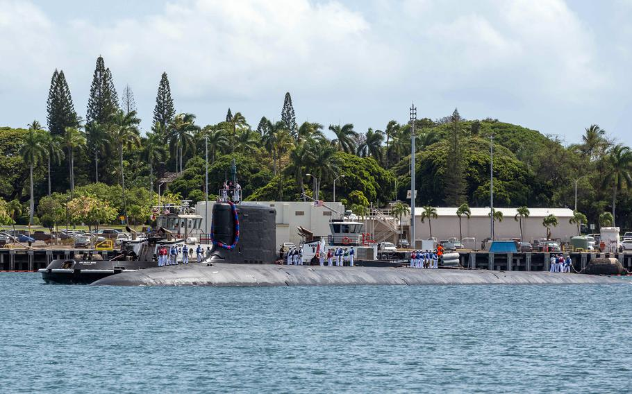 当地时间7月22日,“印第安纳”号核潜艇抵达夏威夷珍珠港-希卡姆联合基地。图源:美媒报道配图