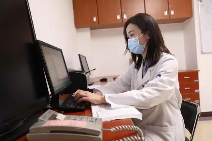 跑龙套录个综艺,杭州学霸女医生刷屏!疫情之下,这是她的"挺身而出"