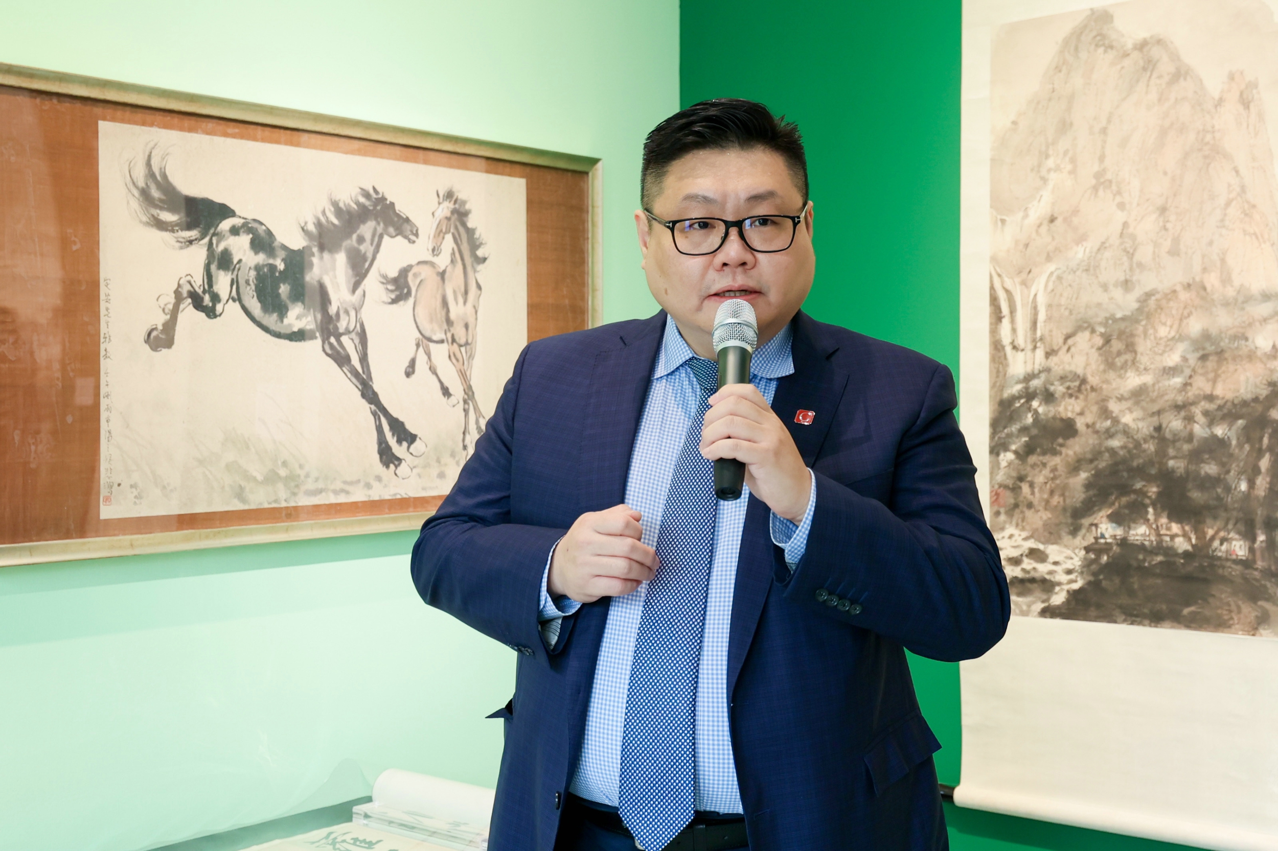 佳士得亚太区中国书画部资深专家谢飞