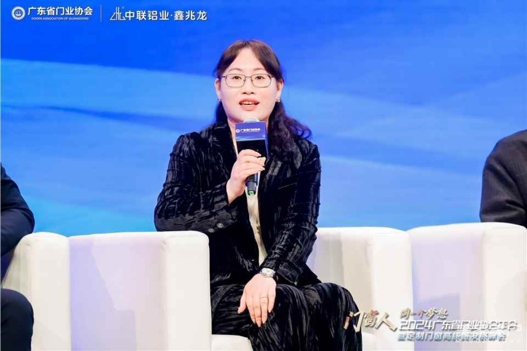 荣基密封胶条总经理刘进容