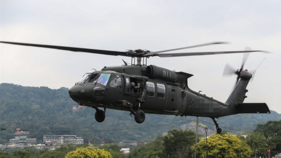 去年3月，台军UH-60M“黑鹰”直升机操演。（台湾“中央社”资料图）