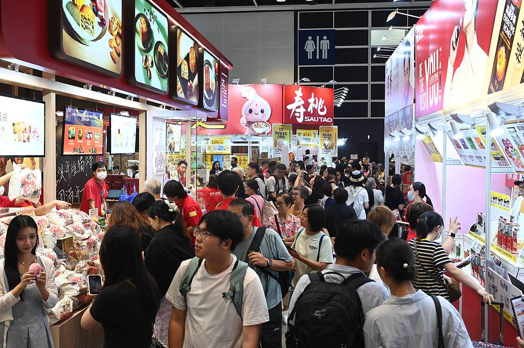 香港美食博览,参观者络绎不绝。(视觉中国)
