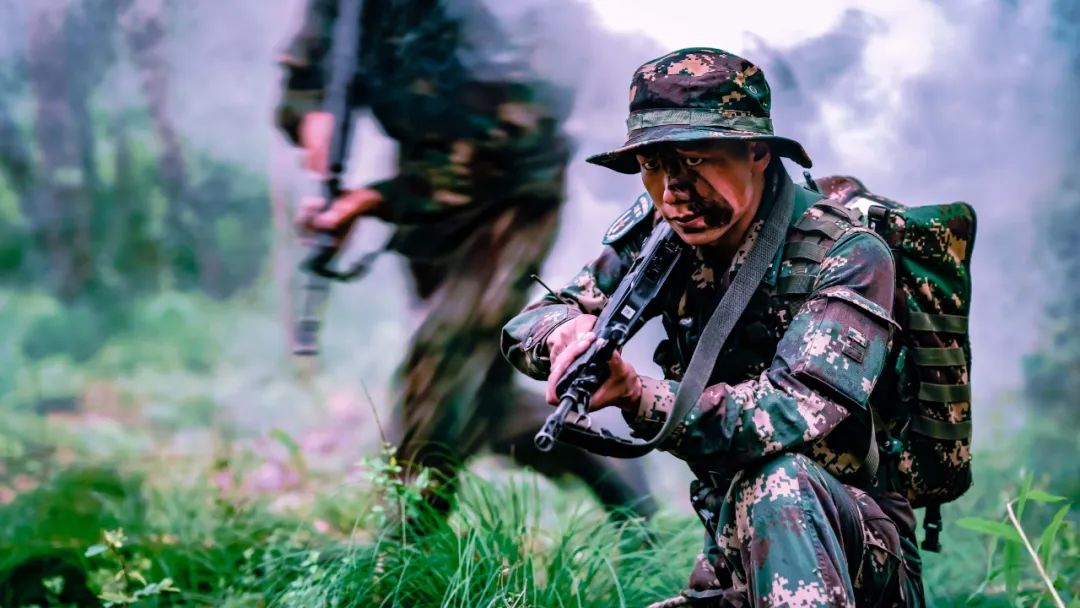 火箭军特种警卫硬核亮相