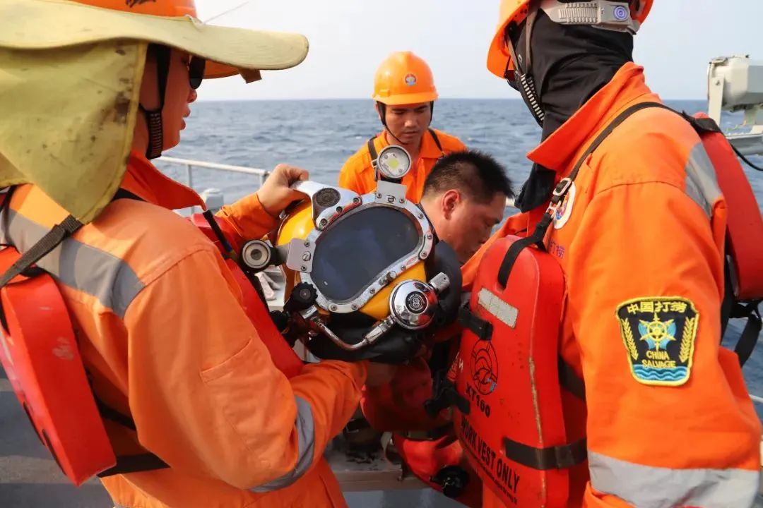 仍有2人失联南部战区海军参与搜救