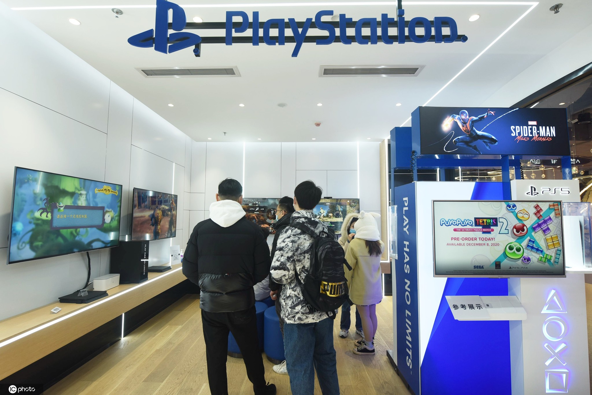 索尼杭州旗舰店开放最新数码电子产品吸引顾客