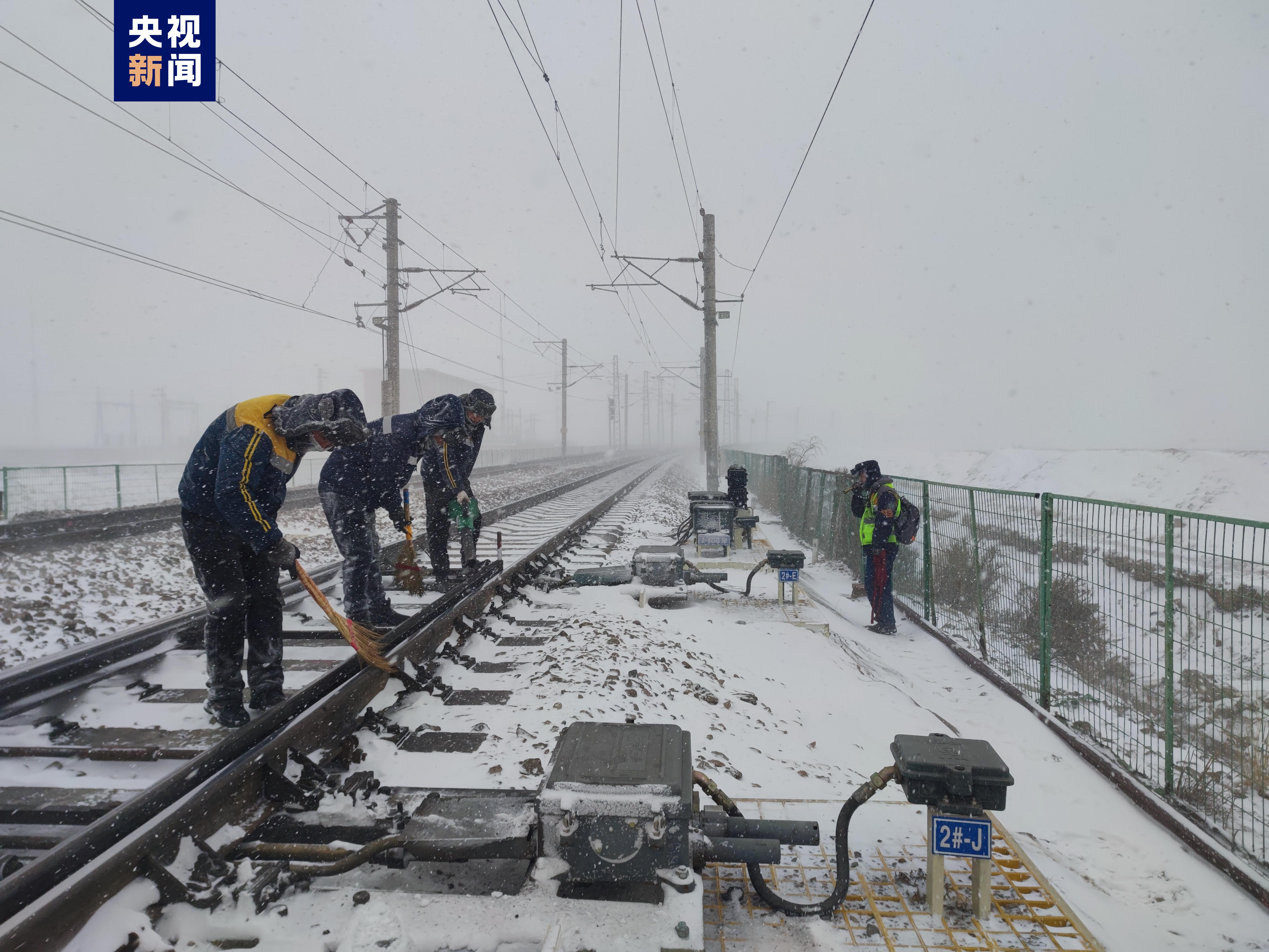 受中東部地區降雪影響蘭州鐵路局管內25對動車組列車停運