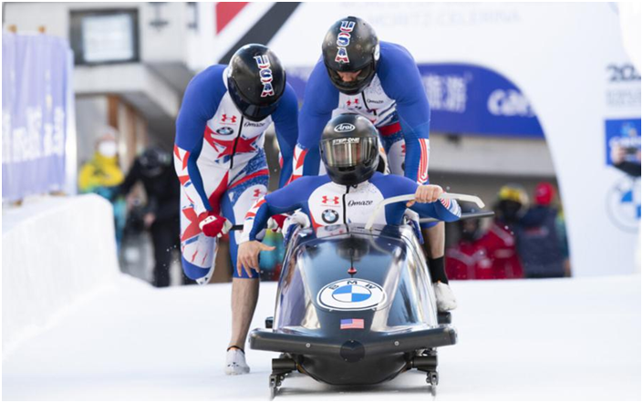 德尔·杜卡和队友2022年1月参加在瑞士圣莫里茨举行的男子四人雪车世界杯比赛。美国国防部图