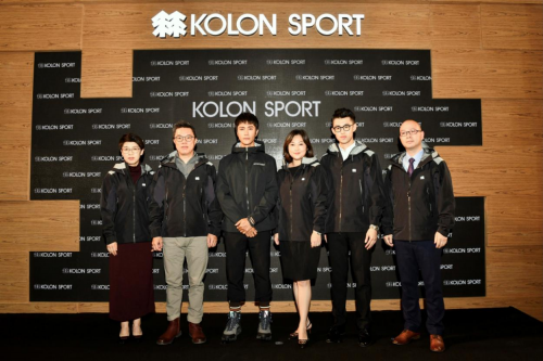 KOLON SPORT 可隆品牌高层与代言人陈坤合影