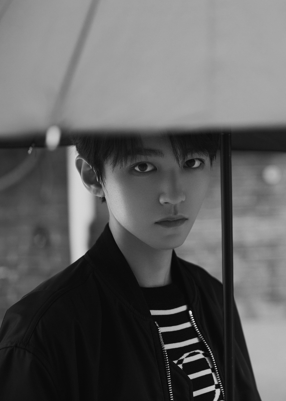 王俊凯最新写真释出 反派氛围感大片