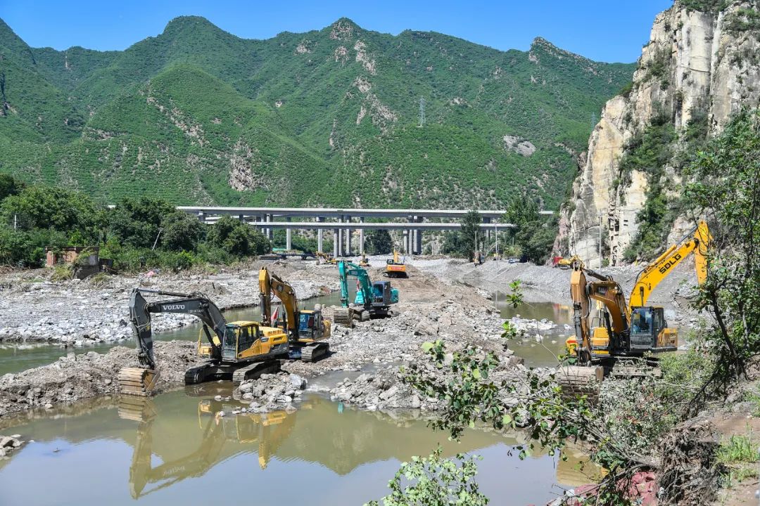 洪水逐渐退去,各地重建进度如何?