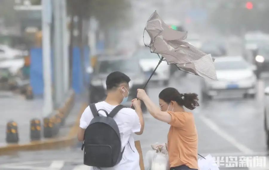 夏天的风雨交加图片图片