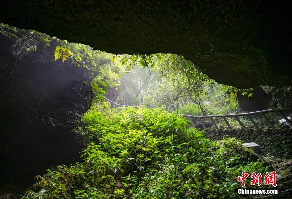 5月12日,四川省宜賓市興文縣僰王山景區飛霧洞充滿神秘色彩的喀斯特