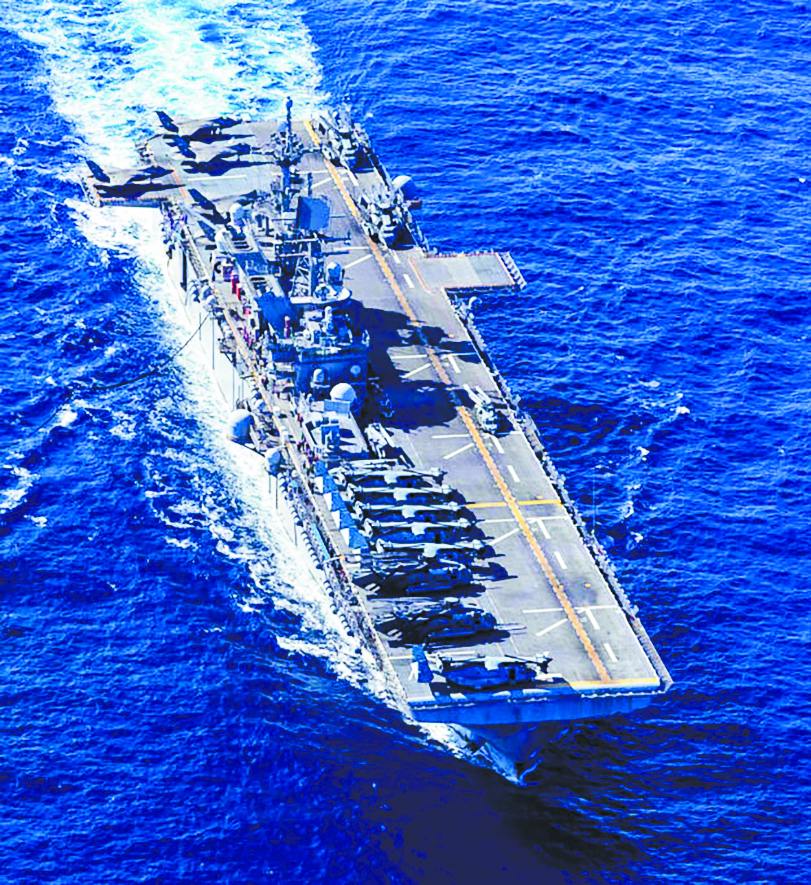 美国海军“的黎波里”号两栖攻击舰