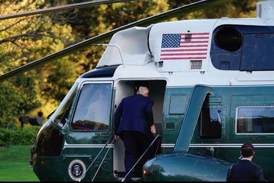 特朗普登上海军陆战队一号直升机 图源：美媒