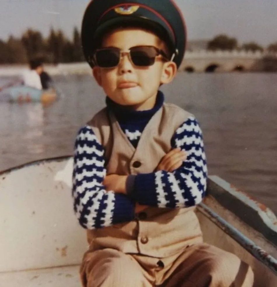 近日,张艺兴,关晓彤,刘雨昕,雷佳音,郭京飞,彭昱畅,郑恺,张韶涵,杜