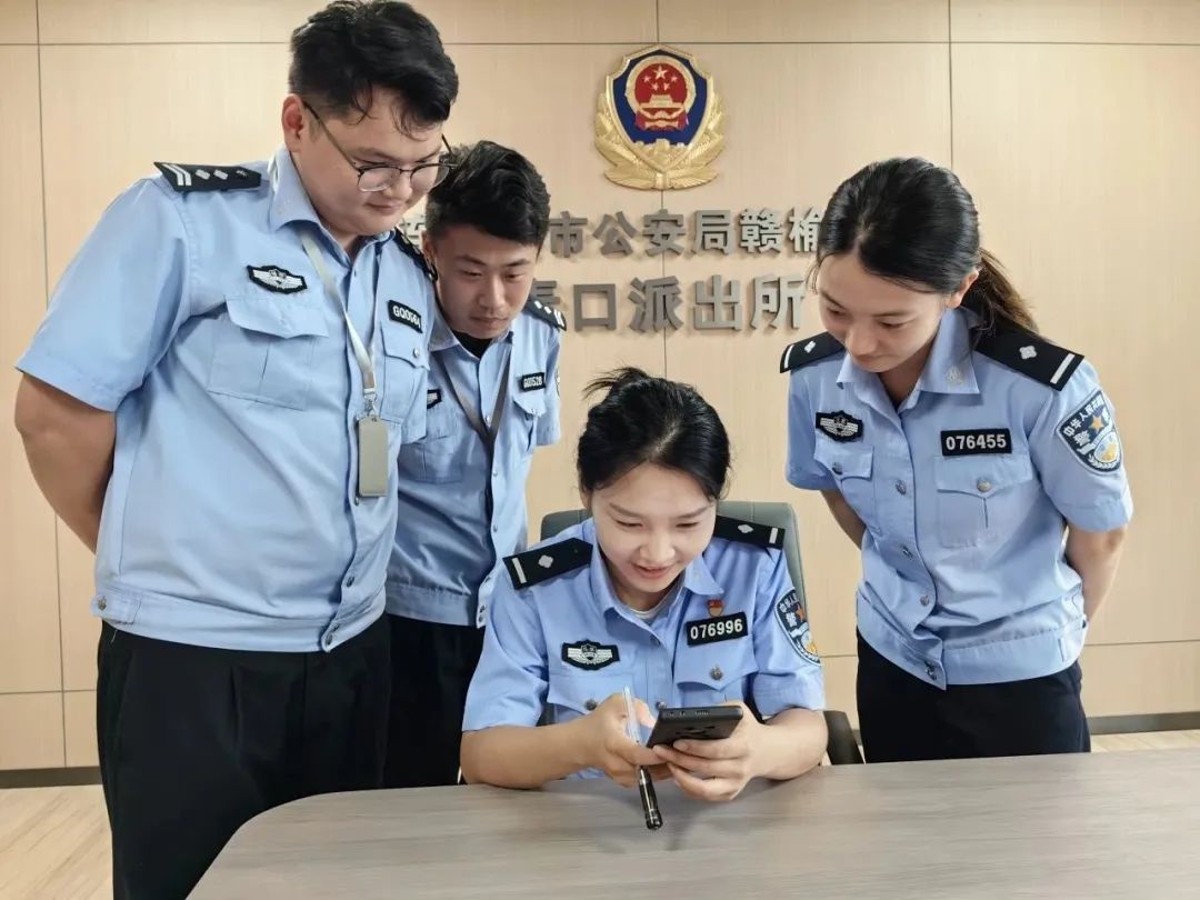 骗子把民警拉进群后，直接被整崩溃了 