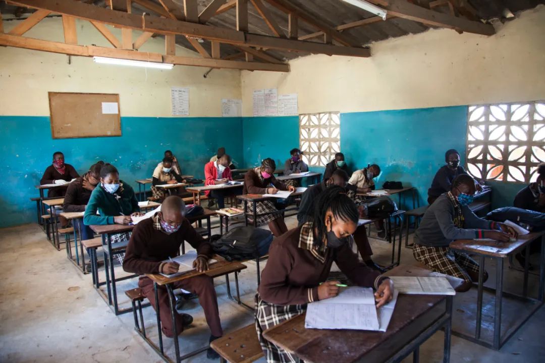 非洲学校也陆续复课了画风是这样的