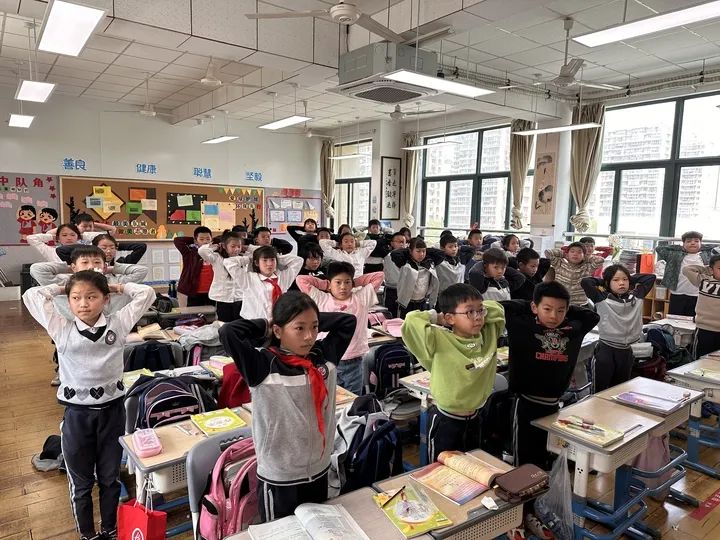 杭州多所学校紧急通知:这类活动取消!浮尘何时结束?回应来了