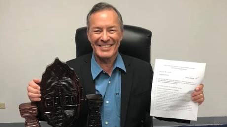 共和党人詹姆斯•莫伊伦成为关岛最新的无投票权众议院代表。图自RT