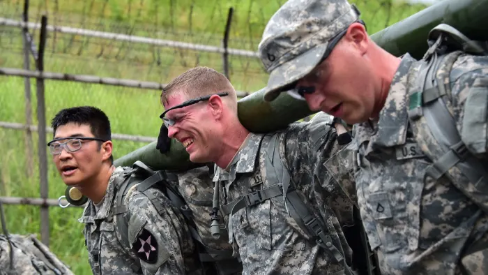 (美国军队在新冠肺炎疫情暴发前与韩国军队一起进行训练演习。图源:法新社)